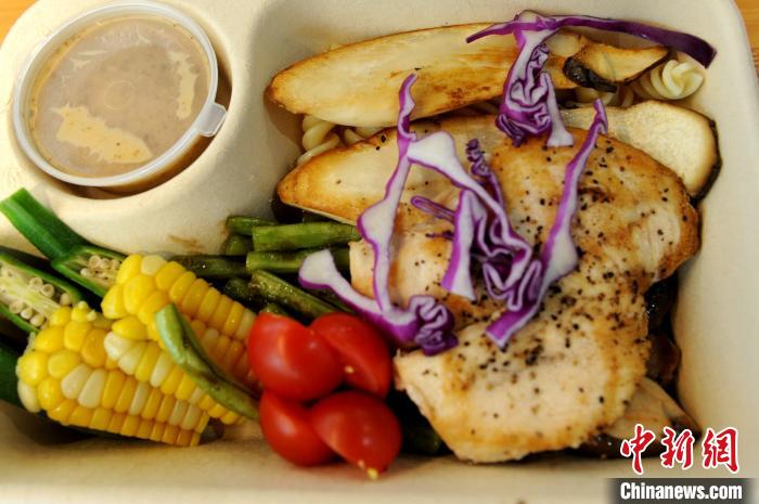 臺式便當。 張金川 攝