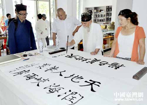 �_�����L�}������