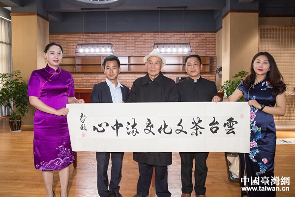 ��������������l�������У�����Ļ����������}��