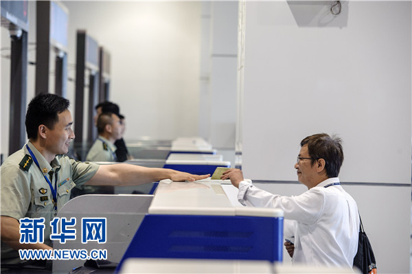 ƽ̶߅�z�����ˆT�ڞ顰����݆���ϵĳ˿��k������ͨ�P���m