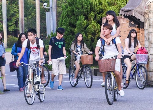 臺灣網友教你如何一秒分辨大一新生?