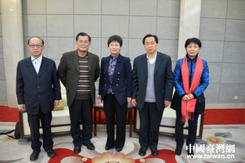 �����L(zh��ng)�O�۷��c�_(t��i)�����˺�Ӱ