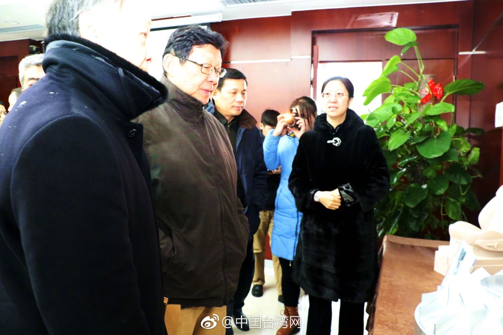 ���f�����Lꐵ�����L�Ѽμ��F �P���_��lչ