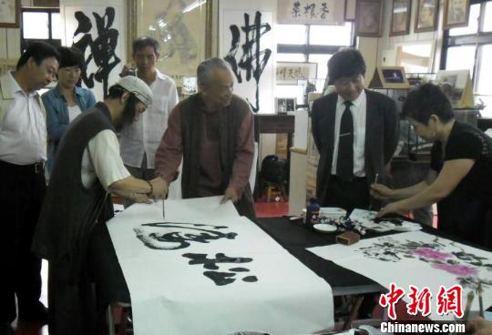 �_����������ɽ�F�����ɝ��������S���~�������������A����ٛʯ�����Ļ����L�F