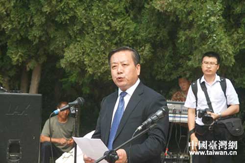 威海市臺辦主任于連波主持儀式 威海市臺辦主任于連波主持儀式