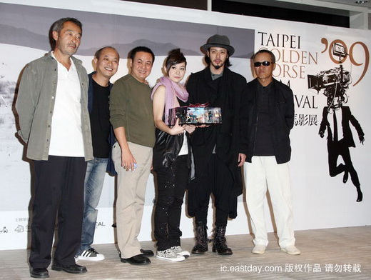 為期3周的金馬影展5日晚上正式開幕,擔任開幕片電影《狼災記》男主角、日本知名藝人小田切讓,也首度抵臺參與盛會。小田切讓透露,抵臺第一天就已經嘗過了被灌酒、吃檳榔的滋味,充分體驗了臺灣特殊的風土民情。