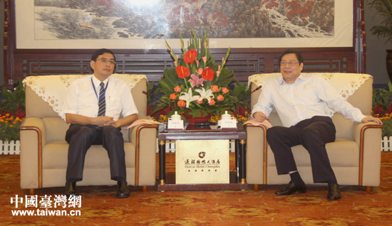 ����ʡί����ӛ��ʡ�L�żҺ����Lɳ��(hu��)Ҋ�ˁ�����L����ͥ�����B(t��i)��(j��ng)��(j��)�^(q��)���ĺ��{�ɰ�ý�w(li��n)�ϲ��L�F(tu��n)һ�С�