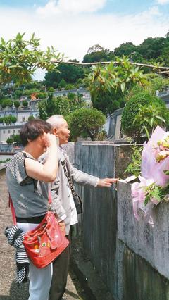 �Ϻ����̌��_(t��i)���H��һ������λǰ�J(r��n)�H