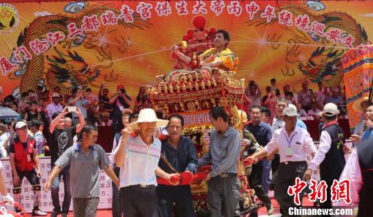 ʼ��������Ǭ�����g�Ĝ潭���������m�������B�TΨһһ���Ę������������S���w �z