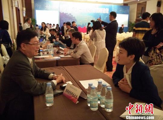 5��24�գ����_�ɰ���У�����ͽ�����������M��ǢՄ�����W���m �z