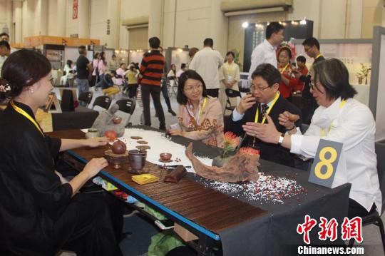 ȫ��(gu��)�_(t��i)(li��n)����(hu��)�L(zh��ng)��������Ʒ�L�_(t��i)�����˲�ˇ ꐐ� �z