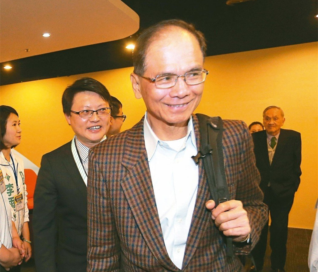 侯友宜戰(zhàn)新北綠營(yíng)慌了 蔡英文緊急出手卻給自己挖了個(gè)坑 侯友宜戰(zhàn)新北綠營(yíng)慌了 蔡英文緊急出手卻給自己挖了個(gè)坑