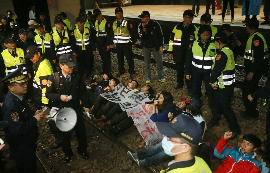 �_��ǰ����ί�������M�h���˵Ľ����e�� �@����������