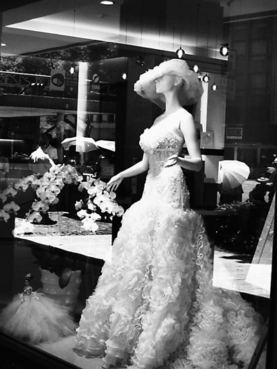 臺北婚紗業引入“新秘”新職位保持競爭力。 臺北婚紗業引入“新秘”新職位保持競爭力。