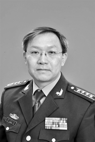 李廣云,教授,博士生導師,信息工程大學導航與空天目標工程學院專家,長期從事軍事測繪導航領域教學與研究工作,榮獲國家科技進步二等獎1項,軍隊和省部級科技進步一等獎1項、二等獎6項。