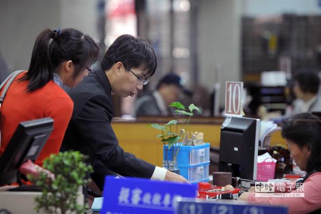 馬英九提告周玉蔻求償1000萬并登報道歉(圖) 馬英九提告周玉蔻求償1000萬并登報道歉(圖)