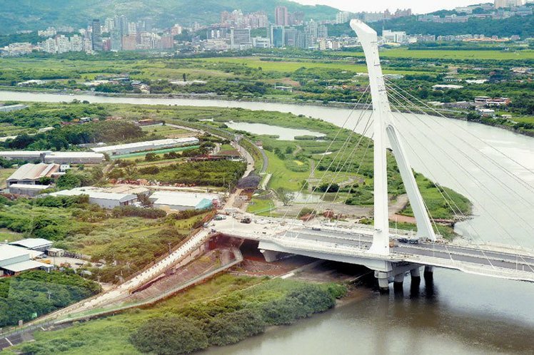 柯文哲喊卡社子島開發(fā)引民憤 踢館抗議稱對(duì)柯失望 柯文哲喊卡社子島開發(fā)引民憤 踢館抗議稱對(duì)柯失望