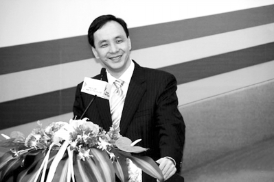 2009年5月,朱立倫以國民黨副主席身份到廈門出席首屆海峽論壇。 2009年5月,朱立倫以國民黨副主席身份到廈門出席首屆海峽論壇。