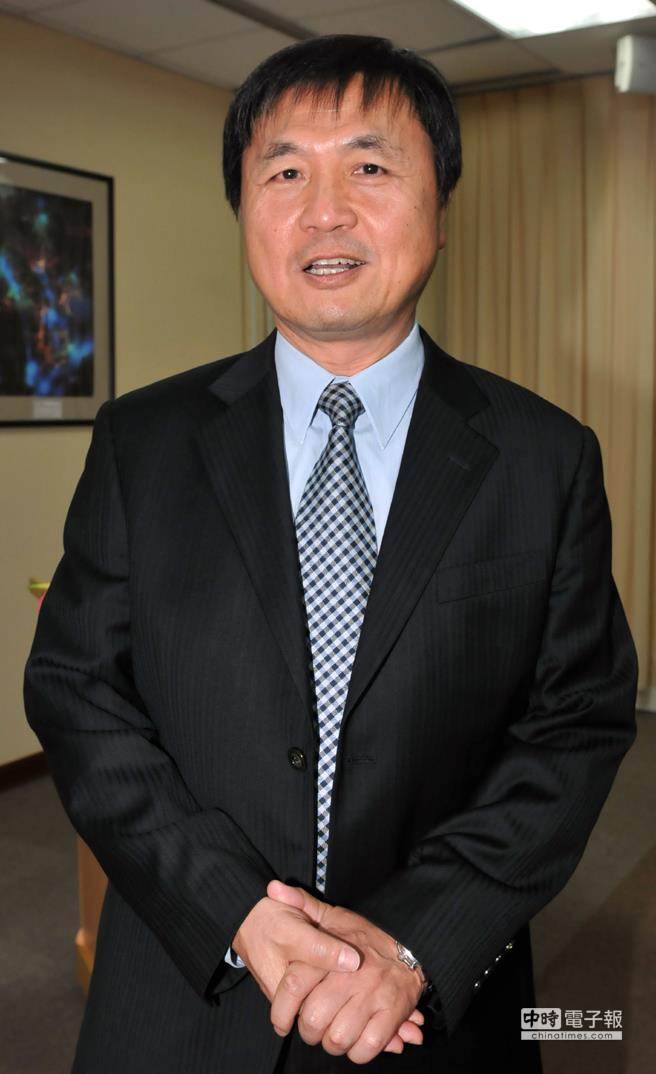 臺聯“立委”今詢問“科技部長”問徐爵民為何不用臉書?徐表示,因為工作忙碌、業務忙不完,實在沒有時間。(臺媒資料照片) 臺聯“立委”今詢問“科技部長”問徐爵民為何不用臉書?徐表示,因為工作忙碌、業務忙不完,實在沒有時間。(臺媒資料照片)