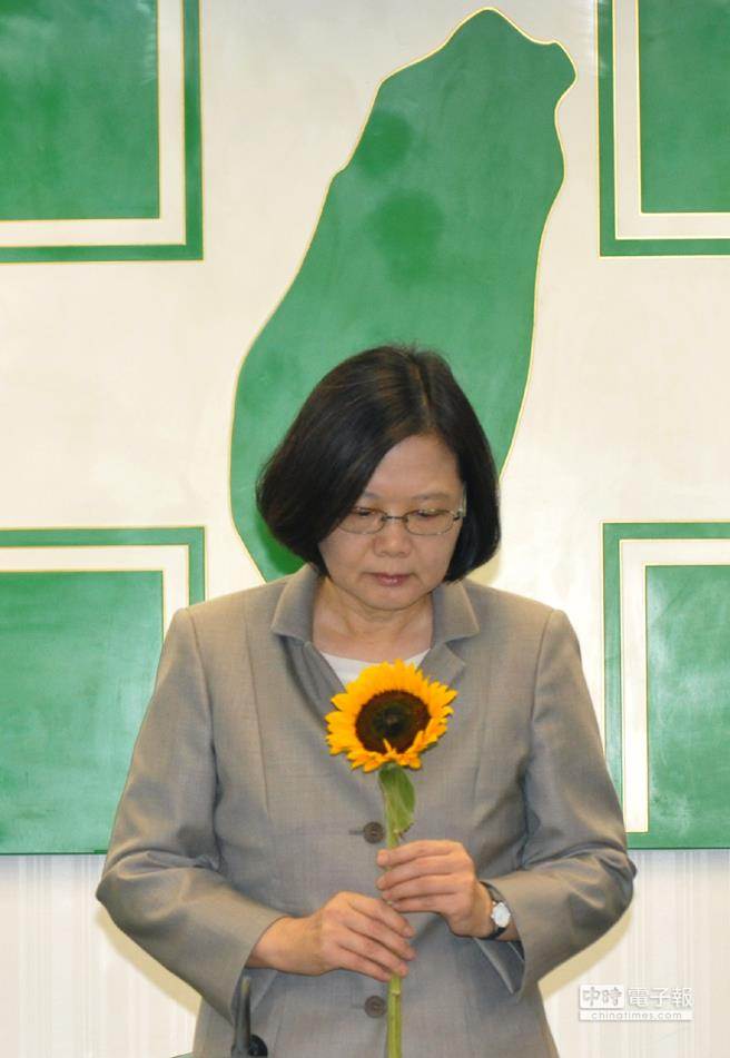 蔡英文修飾溫和民粹 若與大陸相碰撞恐驚險萬狀 蔡英文修飾溫和民粹 若與大陸相碰撞恐驚險萬狀