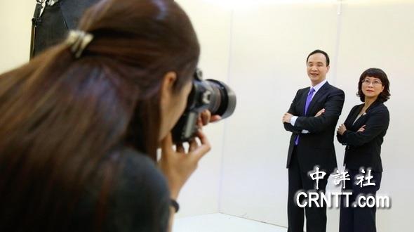 “朱玄配”定裝照曝光 多種版本有如明星 “朱玄配”定裝照曝光 多種版本有如明星