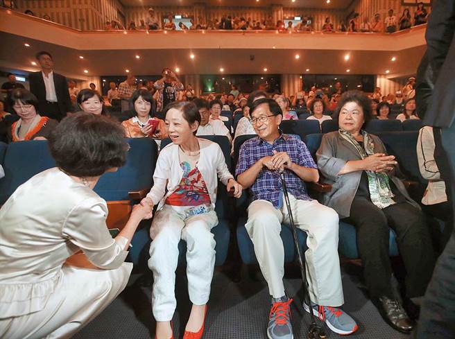 臺媒:蔡英文挾扁勢力制衡新潮流 恐怖平衡陷危機 臺媒:蔡英文挾扁勢力制衡新潮流 恐怖平衡陷危機