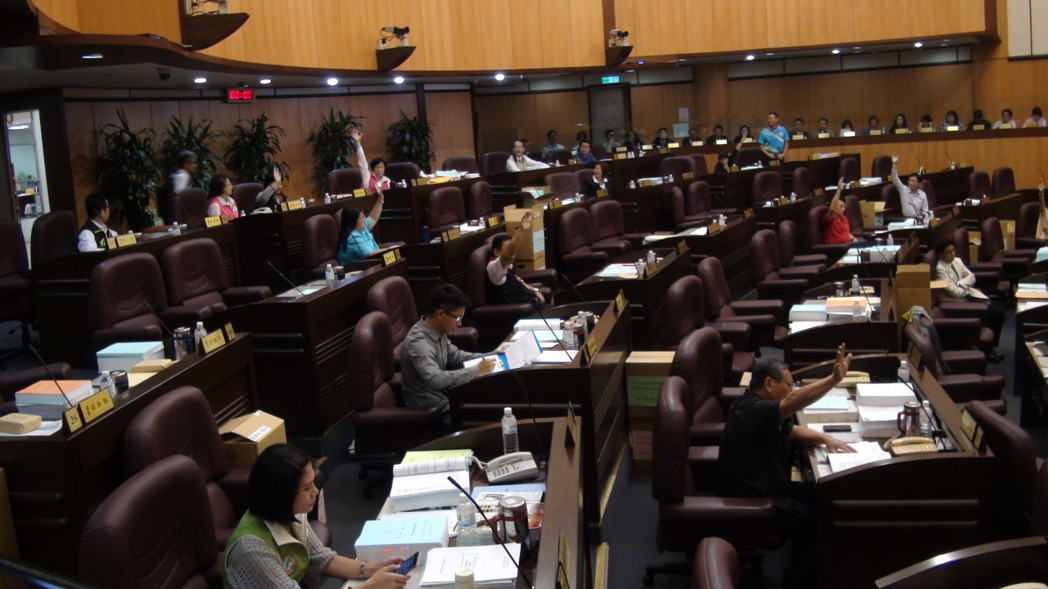 國民黨趁民進黨人未到齊 桃園議會秒刪5400萬預算 國民黨趁民進黨人未到齊 桃園議會秒刪5400萬預算