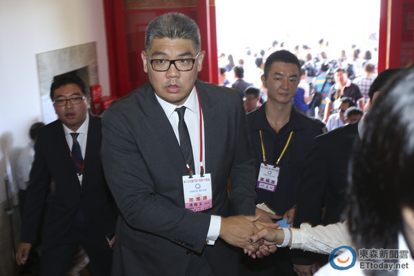 �Լ����h�Լ������B���ľ�50�f�a���h����Ů�����M