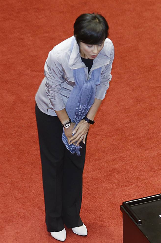 �ڡ�����Ժ��18�ա�Ժ�����У����M�h����ί�����h������ǰÓ���f�������С�һ�¹��_�Ϲ���Ǹ