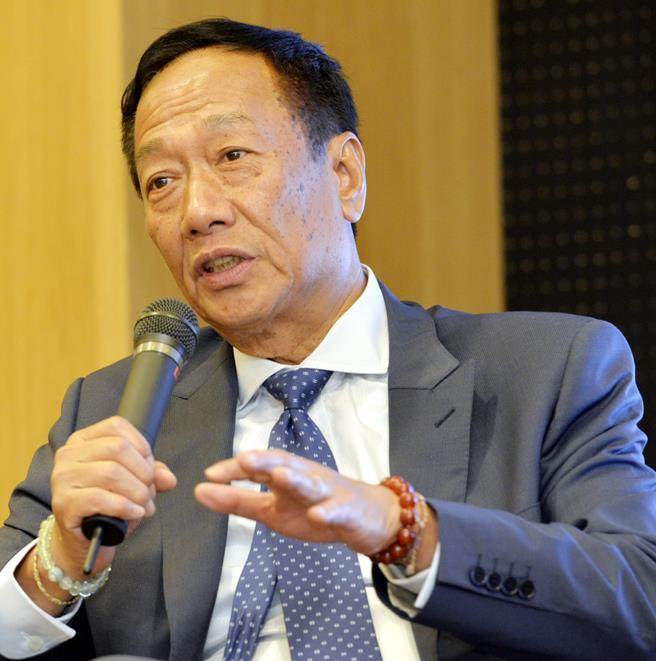 "獨派"大佬:蔡英文民調再下滑 郭臺銘參選機會更大 "獨派"大佬:蔡英文民調再下滑 郭臺銘參選機會更大