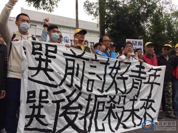 ��Ӣ���xǰ���Z�x����Ʊ ������׌����ڹ����^����