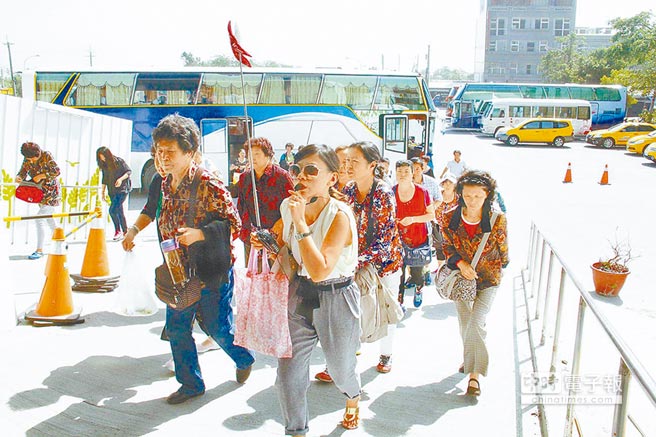 1月赴臺陸客較去年減11萬 臺導游轉行洗碗打零工 1月赴臺陸客較去年減11萬 臺導游轉行洗碗打零工