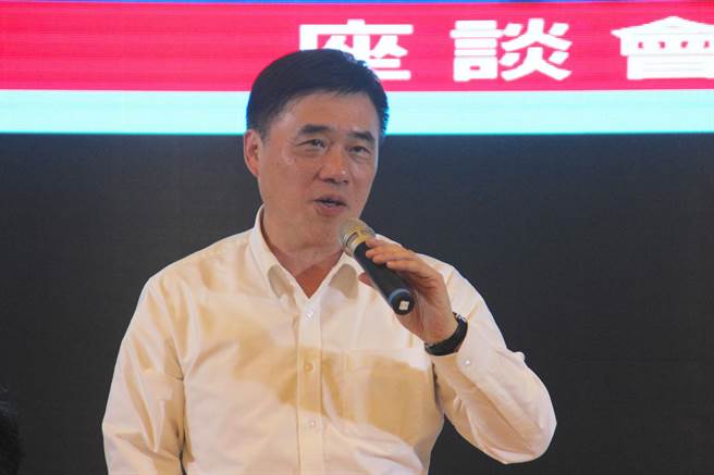 郝龍斌:國民黨要硬起來 若當(dāng)選絕不“溫良恭儉讓” 郝龍斌:國民黨要硬起來 若當(dāng)選絕不“溫良恭儉讓”