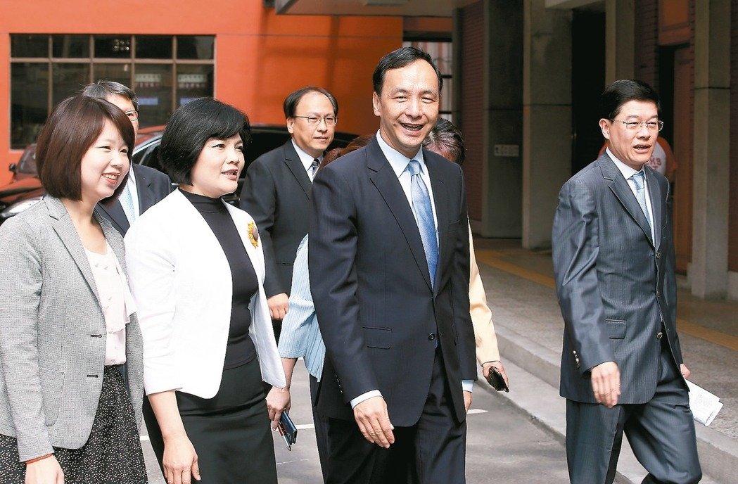 臺灣南北諸侯拼搶前瞻預算 朱立倫陳菊當面交火 臺灣南北諸侯拼搶前瞻預算 朱立倫陳菊當面交火