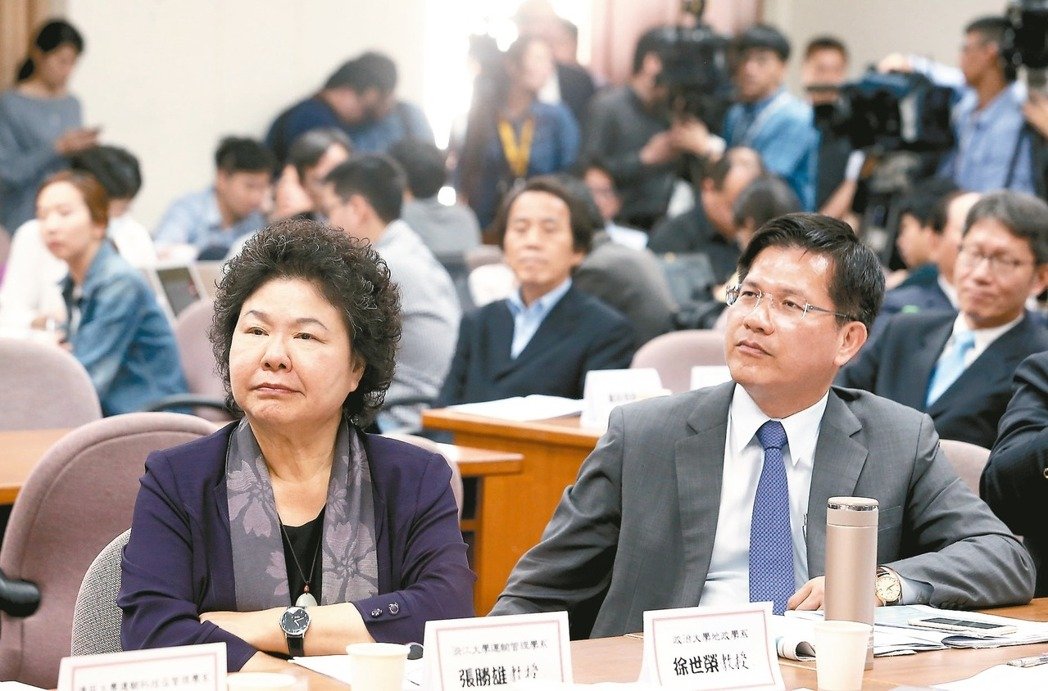 臺灣南北諸侯拼搶前瞻預算 朱立倫陳菊當面交火 臺灣南北諸侯拼搶前瞻預算 朱立倫陳菊當面交火