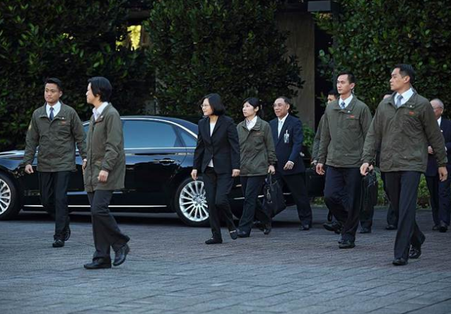 ��Ӣ�Č�ꐿ���(d��ng)���� �����S��܇�س������䲽���_�h��