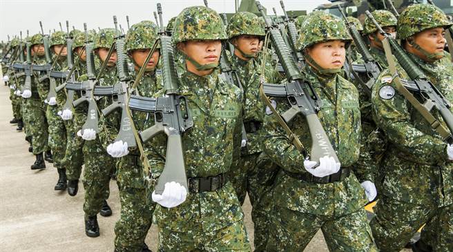 臺(tái)灣軍人年改案出爐 退將:用冰冷數(shù)字欺騙軍人! 臺(tái)灣軍人年改案出爐 退將:用冰冷數(shù)字欺騙軍人!