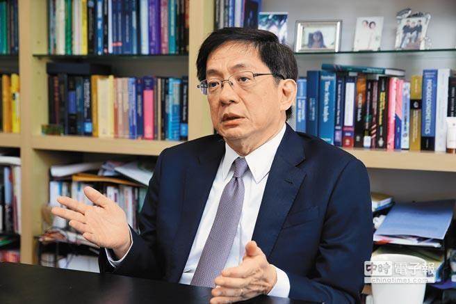 島內媒體人痛批臺“教育部”:管中閔就該干到底 島內媒體人痛批臺“教育部”:管中閔就該干到底