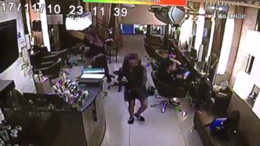 �_��һ��Ů���������^�����ܣ�