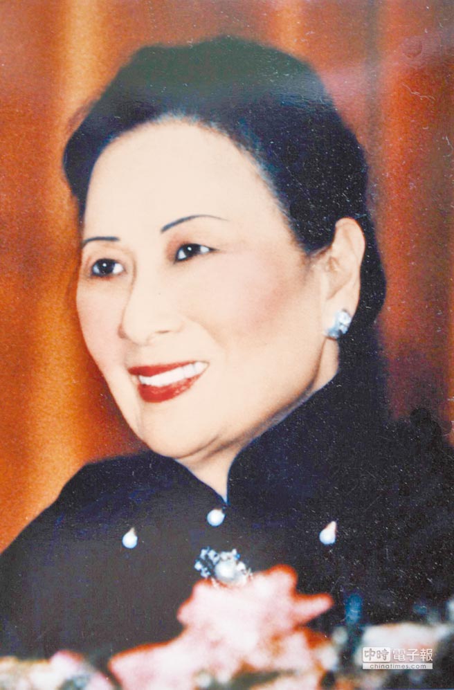 蔣介石內侍爆料:宋美齡素顏如鬼魅(圖) 蔣介石內侍爆料:宋美齡素顏如鬼魅(圖)