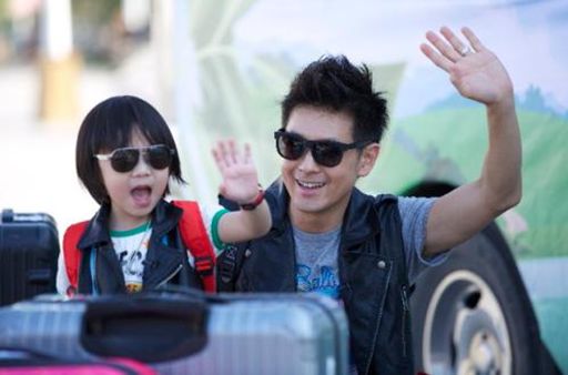 林志穎微博曬Kimi工作照 認真可愛模樣獲網友稱贊