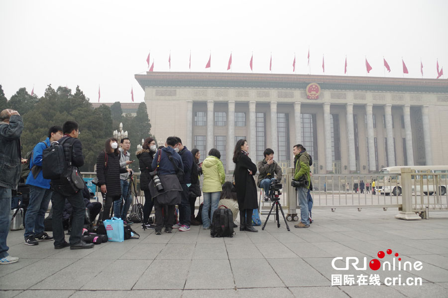 �DƬĬ�J(r��n)��(bi��o)�}