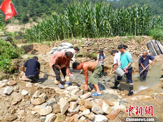 Ⱥ������ʩ���F(xi��n)���Q����һ���h�죬���h�T�Ď��I(l��ng)�·e�Oչ�_�Ծ�