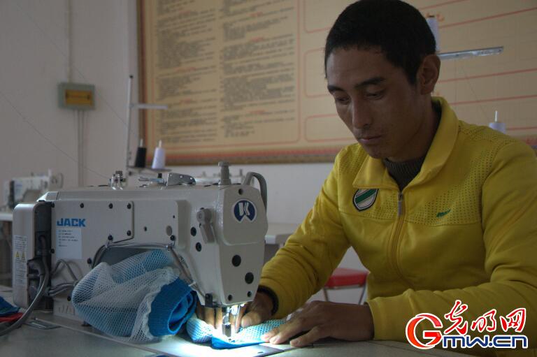 ����ɽ�ϣ�ǧ����z����׌������(zh��n)��ؚ���߳���·��