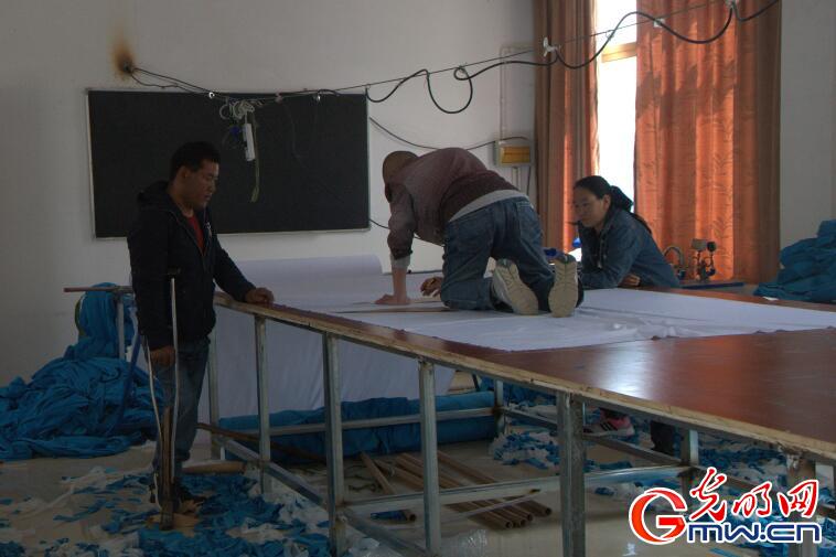 ����ɽ�ϣ�ǧ����z����׌������(zh��n)��ؚ���߳���·��