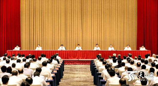 8��29�գ����΅^�ɲ����������ӛ�߱R��һ���ξ��z