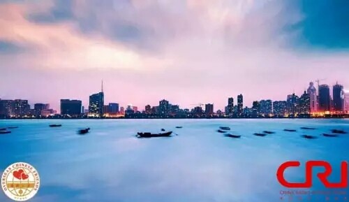 �DƬĬ�J���}