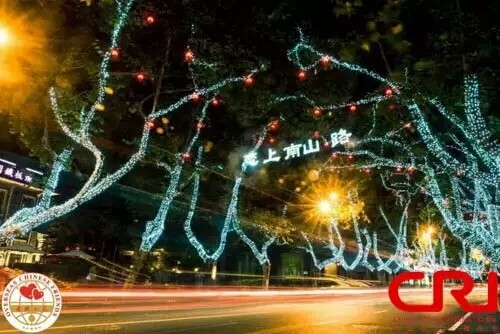 �DƬĬ�J���}