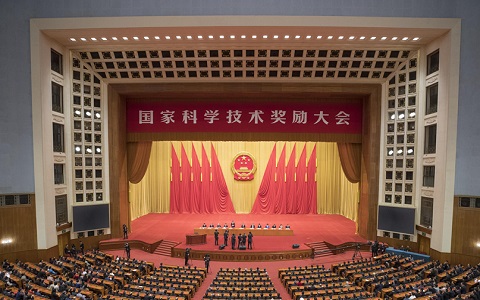 �й��������Ժ¡���e�Ї��ҿƌW���g������ ����ƽ��ϯ���������ߪ��@���ߵ��C��