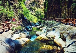 山西太行山八泉峽推出國慶特別活動,集贊贏禮品